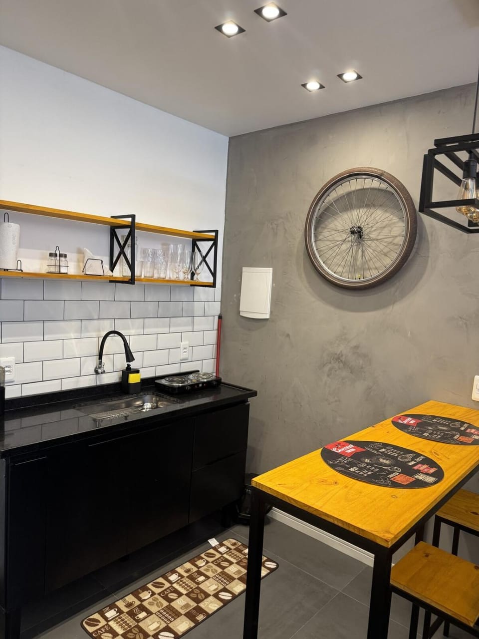 Studio Industrial Apartment in Niterói