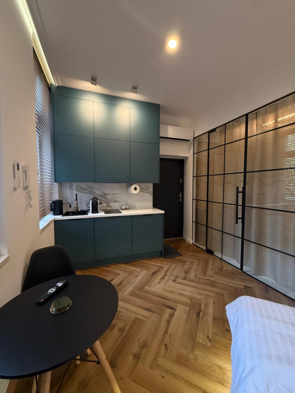 Property building, Kitchen or kitchenette, Photo of the whole room, stove
