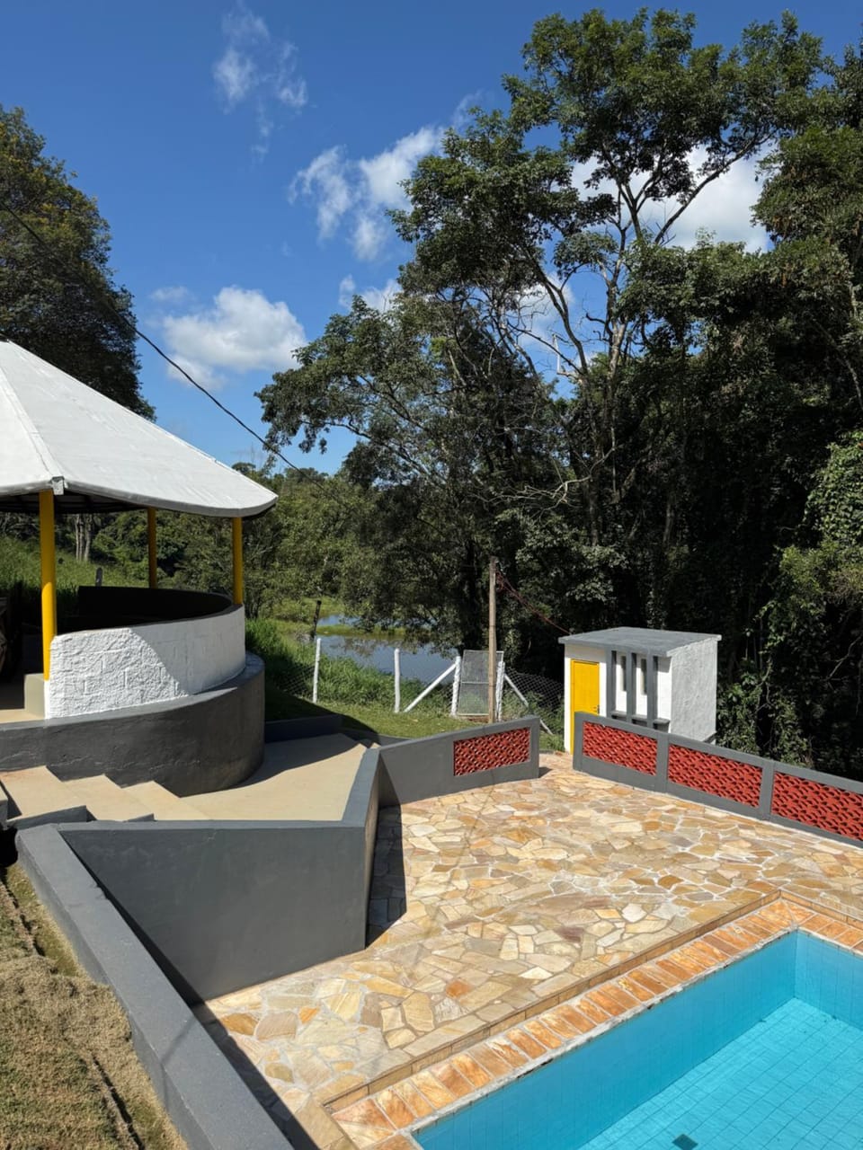 Lake view, Swimming pool