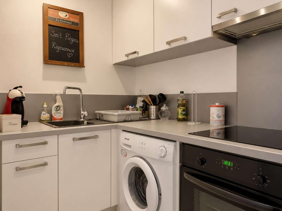 Kitchen or kitchenette, dishwasher, pet friendly, stove