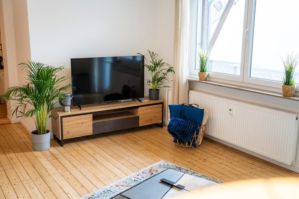 Communal lounge/ TV room, TV and multimedia, Living room, Evening entertainment