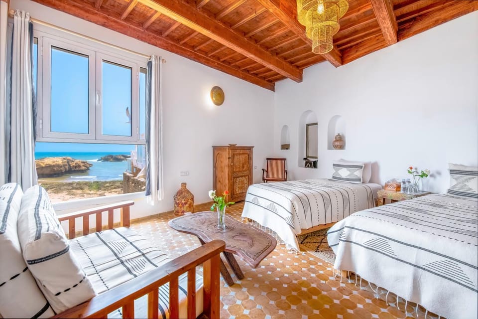 Photo of the whole room, Bedroom, Sea view