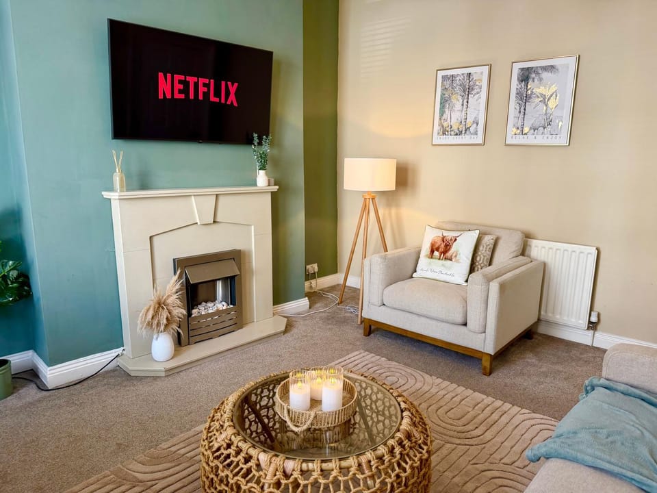 TV and multimedia, Living room, Seating area