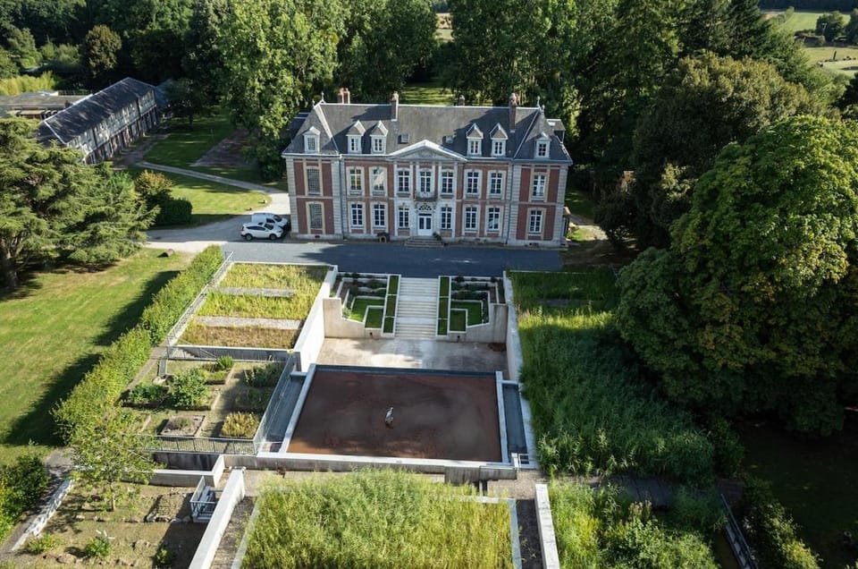 Bird's eye view, Garden view, Location