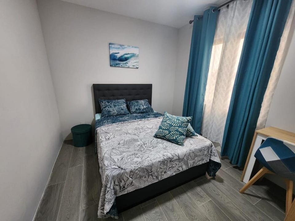 Serene 2-bedroom, close to Flic en Flac Beach Apartment in Flic en Flac