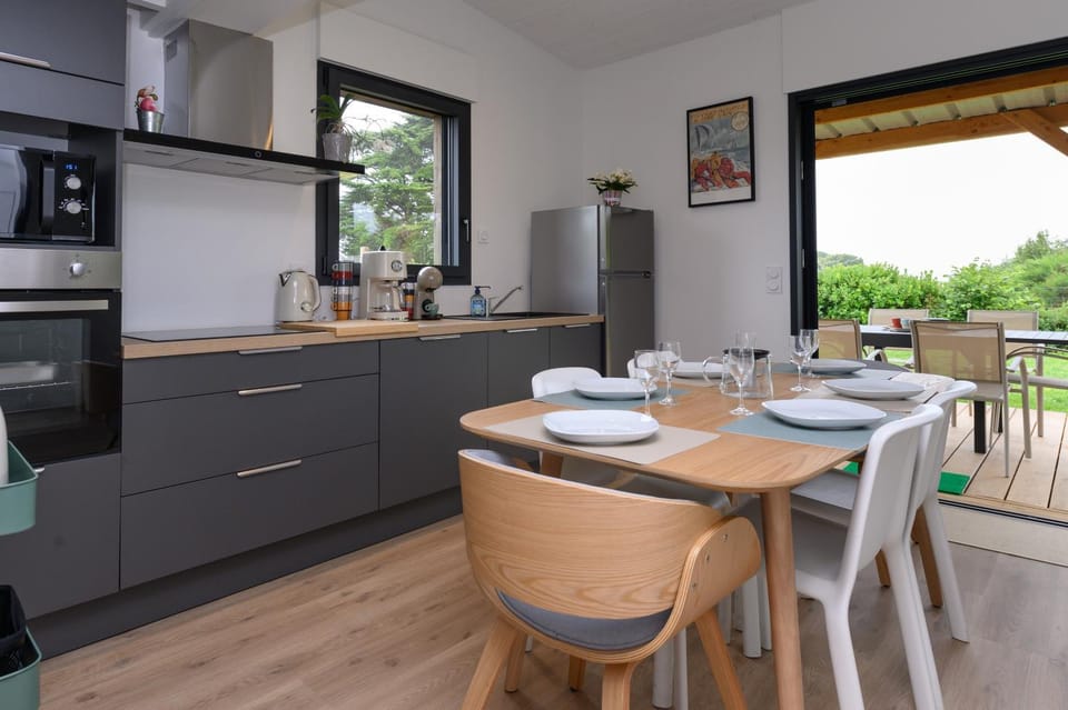 Gavrinis, 600m plage, parking, wifi House in Brittany