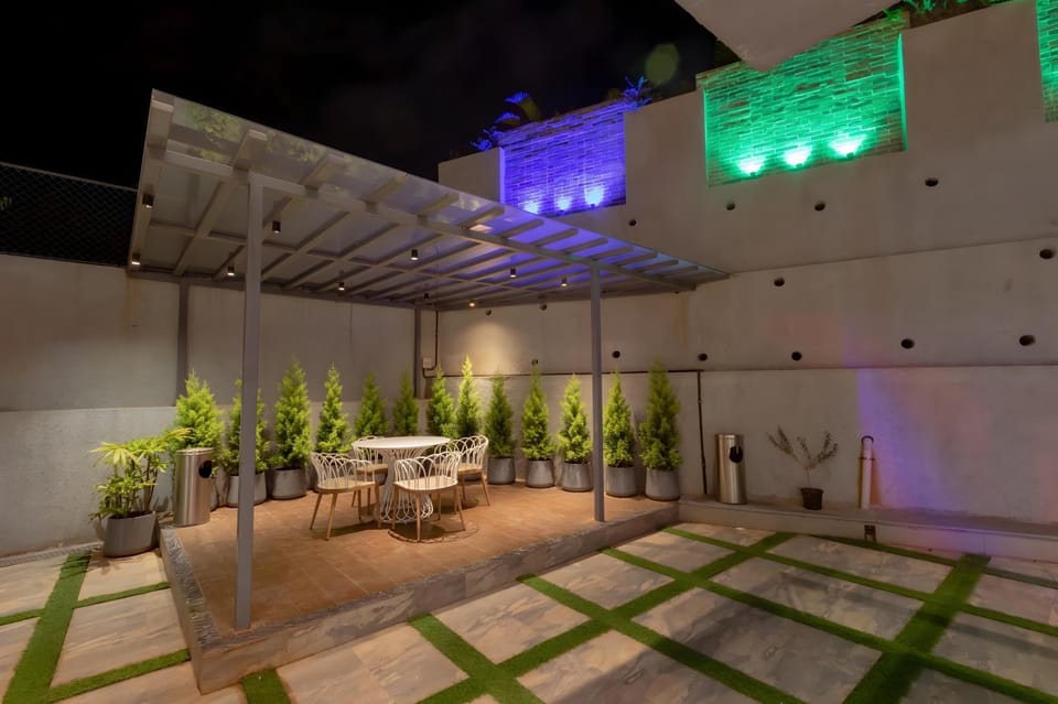 RE Oasis 5BHK Luxury Pure Veg Villa with Pool By Rare Earth Stays Villa in Lonavla