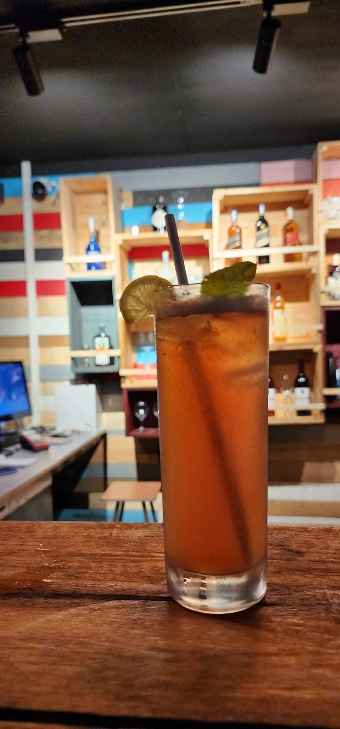 Restaurant/places to eat, Lounge or bar