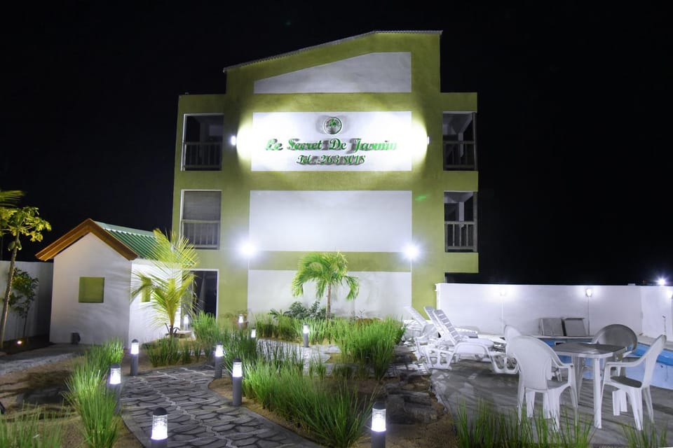 BBQ facilities, Pool view, Swimming pool, Public Bath