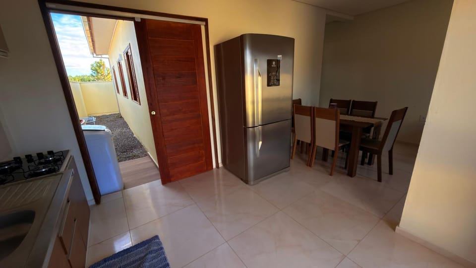 Casa Sunshine House in Balneário Gaivota