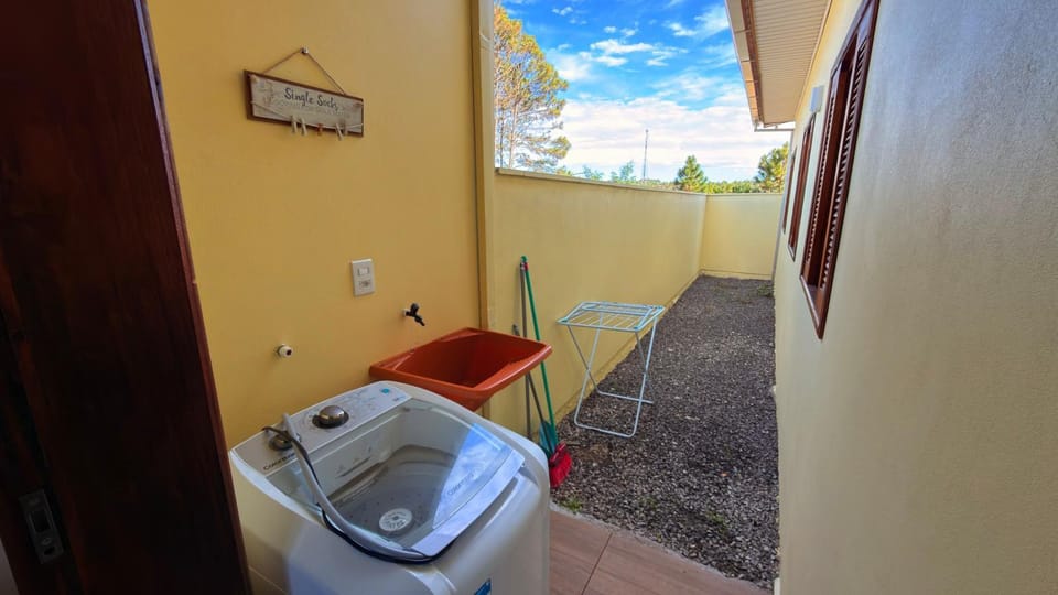 Casa Sunshine House in Balneário Gaivota