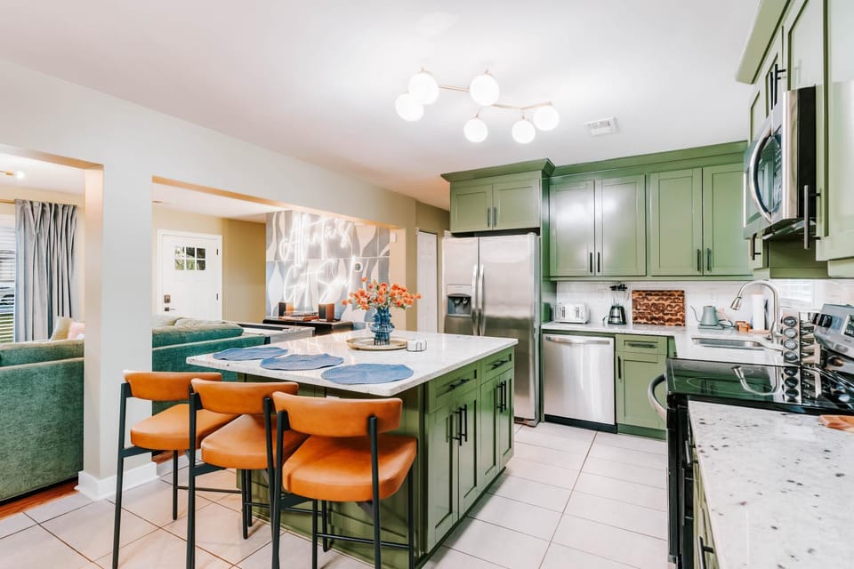 Kitchen or kitchenette, Dining area, dishwasher, oven, stove