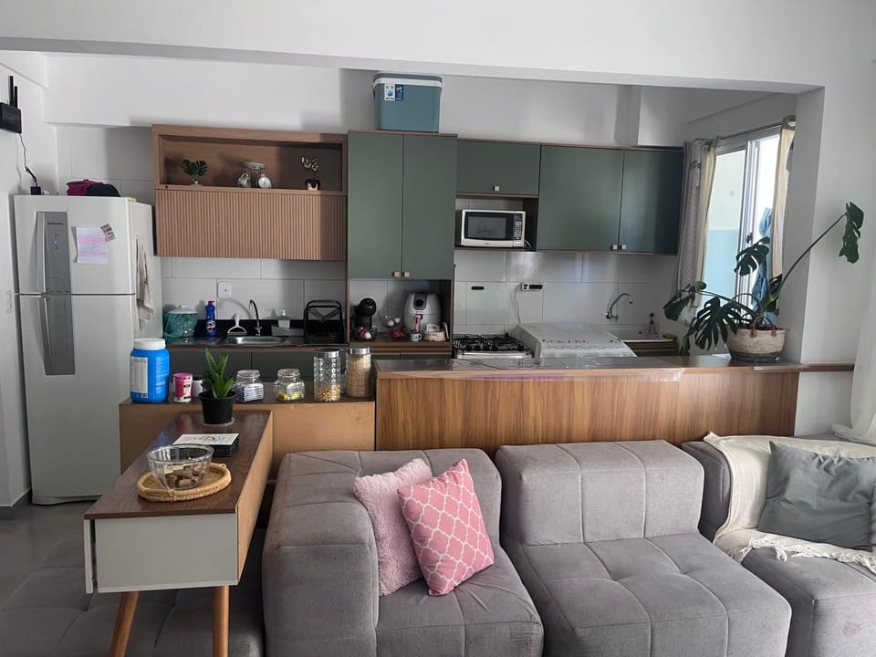 Coffee/tea facilities, Kitchen or kitchenette, Living room, oven, stove