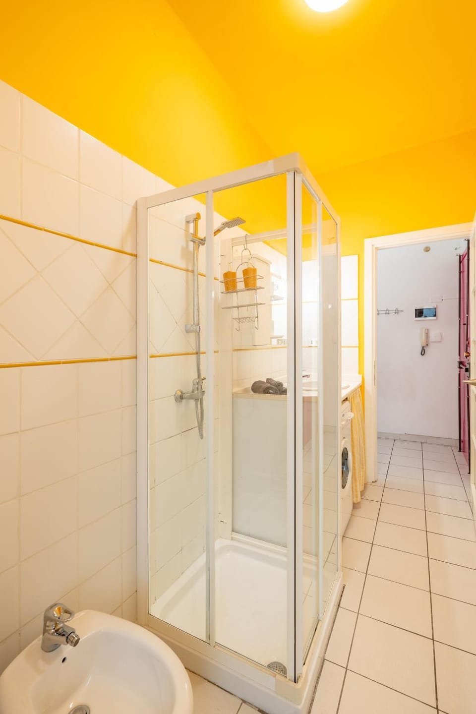 Shower, Toilet, Bathroom, towels