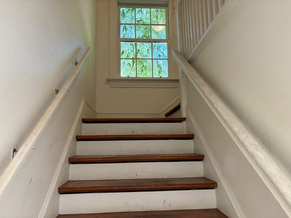 10 Mins to YVR & Kits Beach - Cozy Victorian Room, Free Parking Vacation rental in Vancouver