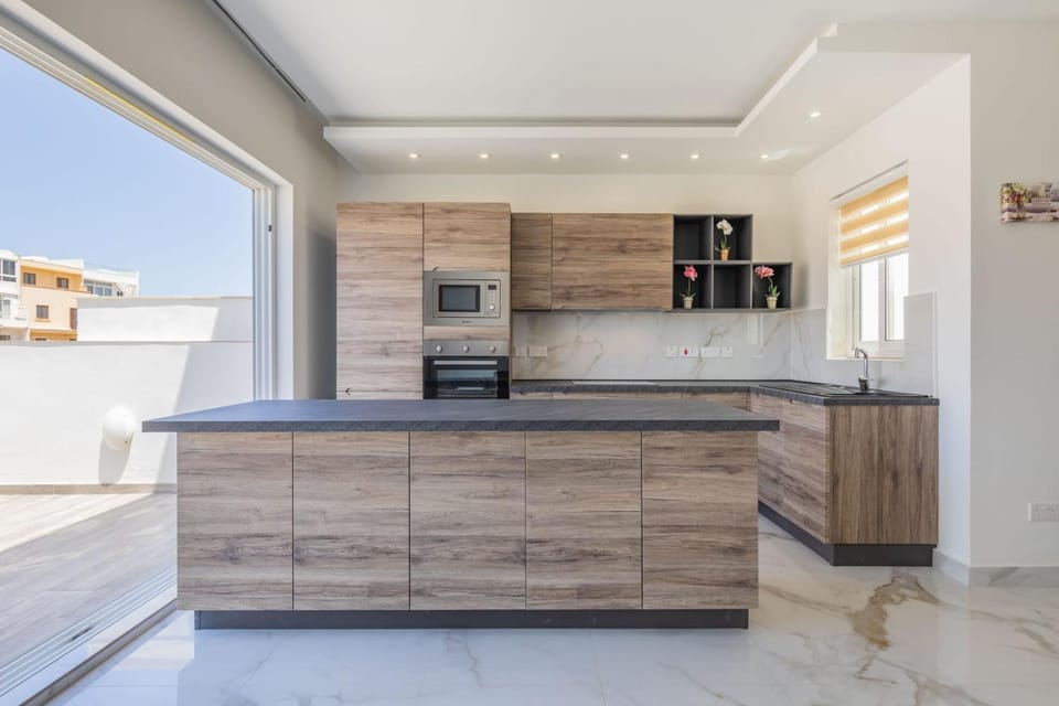 Exclusive 2 Bed Penthouse with pool - by Hostmt Apartment in Malta