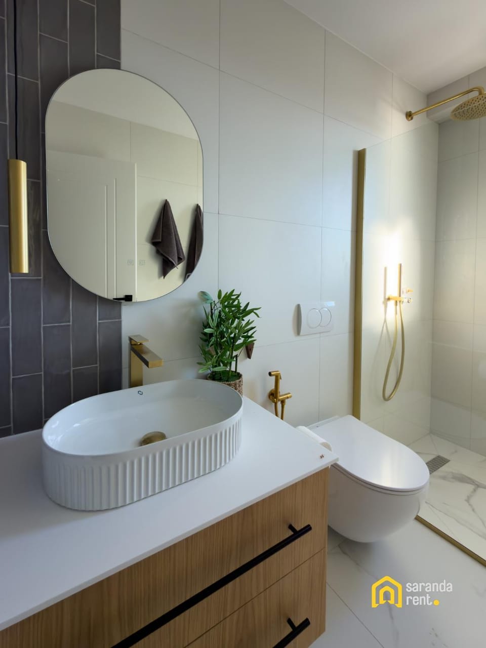 Bathroom, towels