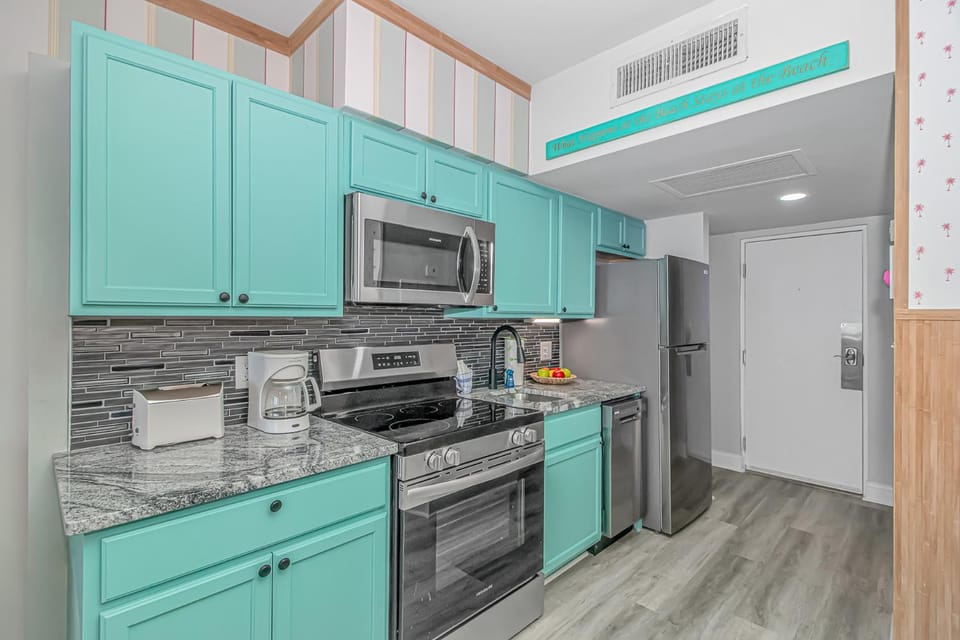 Gorgeous Coastal Oceanfront 2BR at the Yachtsman! 606 House in Myrtle Beach