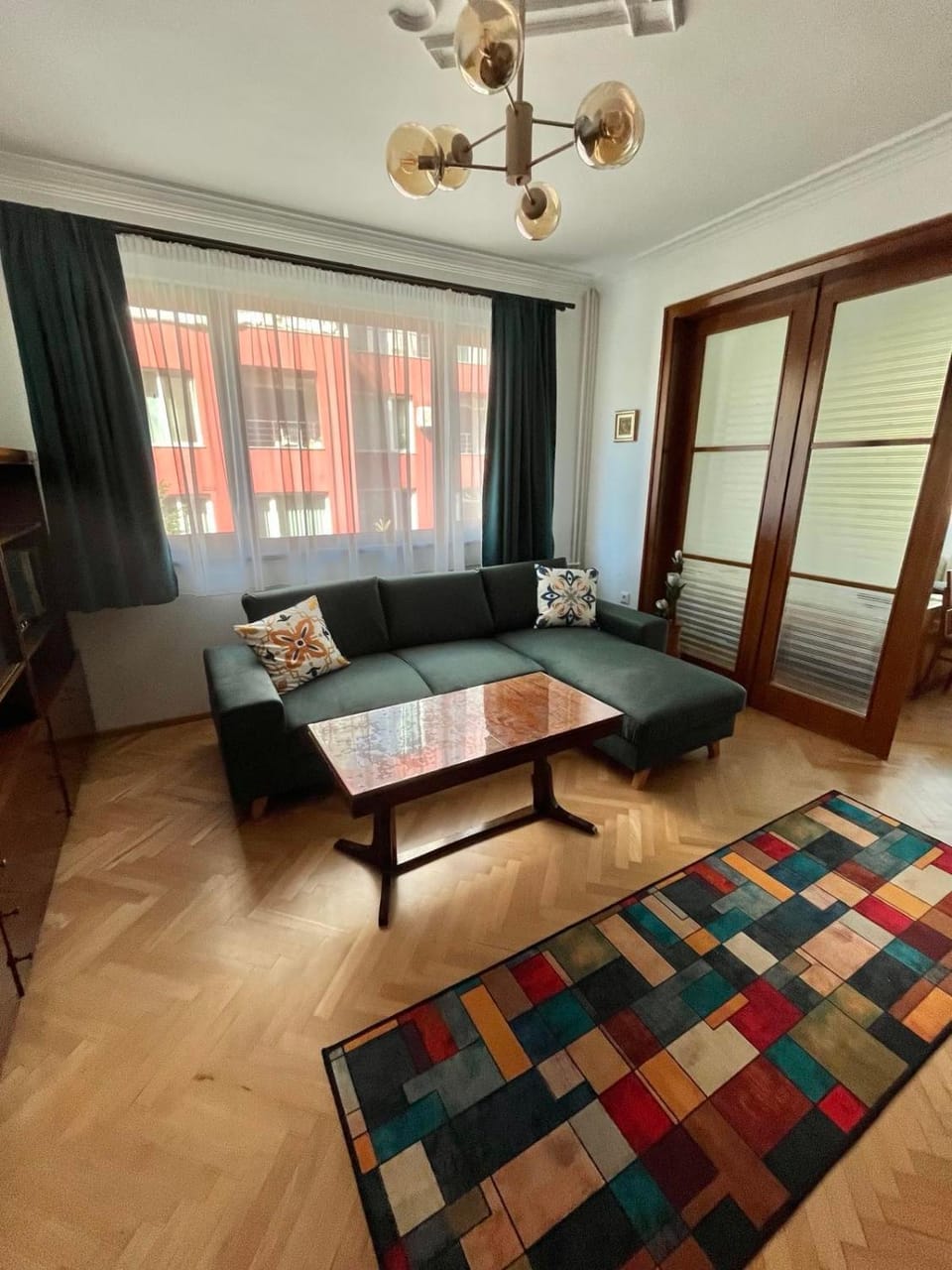 Living room, Photo of the whole room