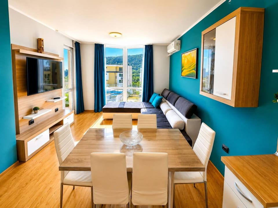 Communal lounge/ TV room, TV and multimedia, Kitchen or kitchenette, Living room, Seating area, Dining area, Evening entertainment