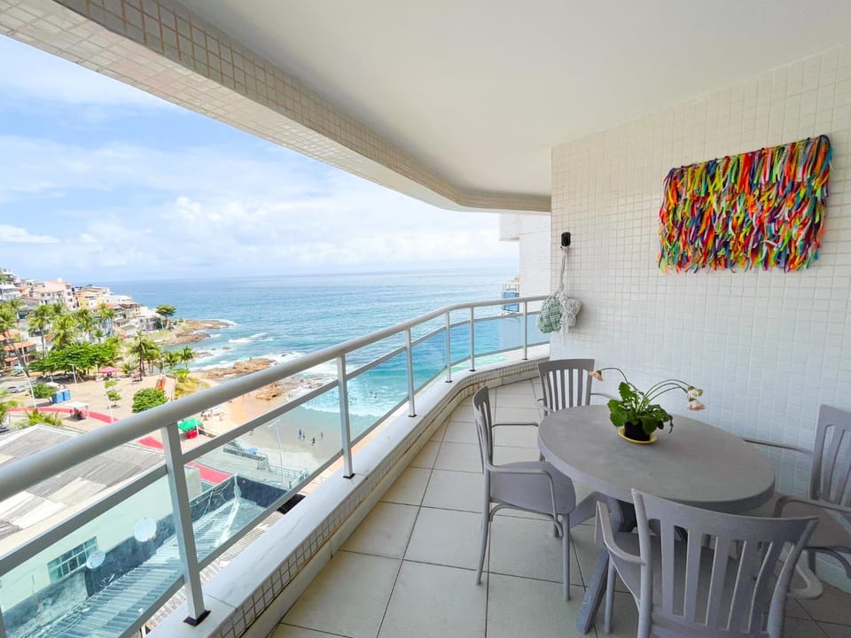 Apartamento vista mar em Ondina Apartment in Salvador