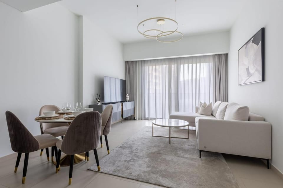 Невероятные 1BR Апартаменты в Downtown Apartment in Dubai