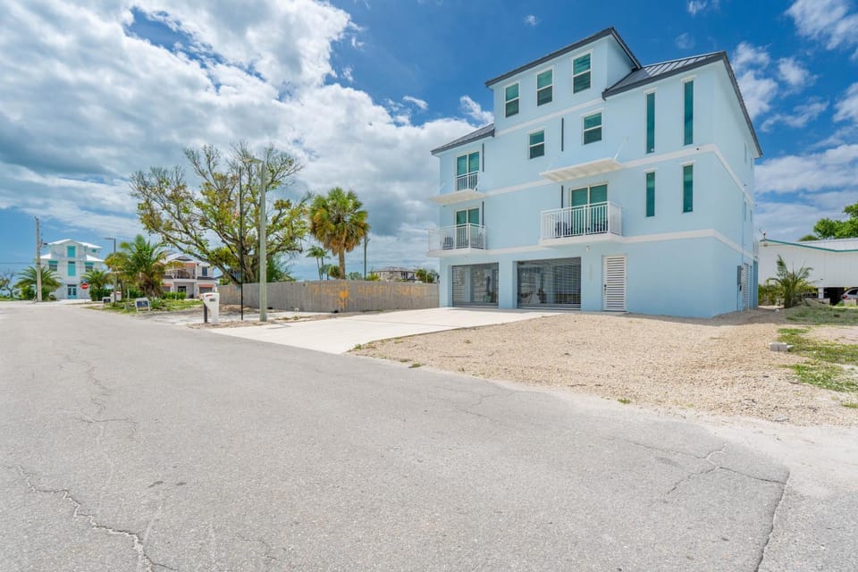 Beach Please by Sun Palace Vacations House in Estero Island