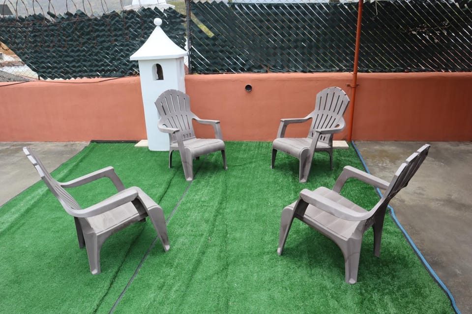 Patio, Living room