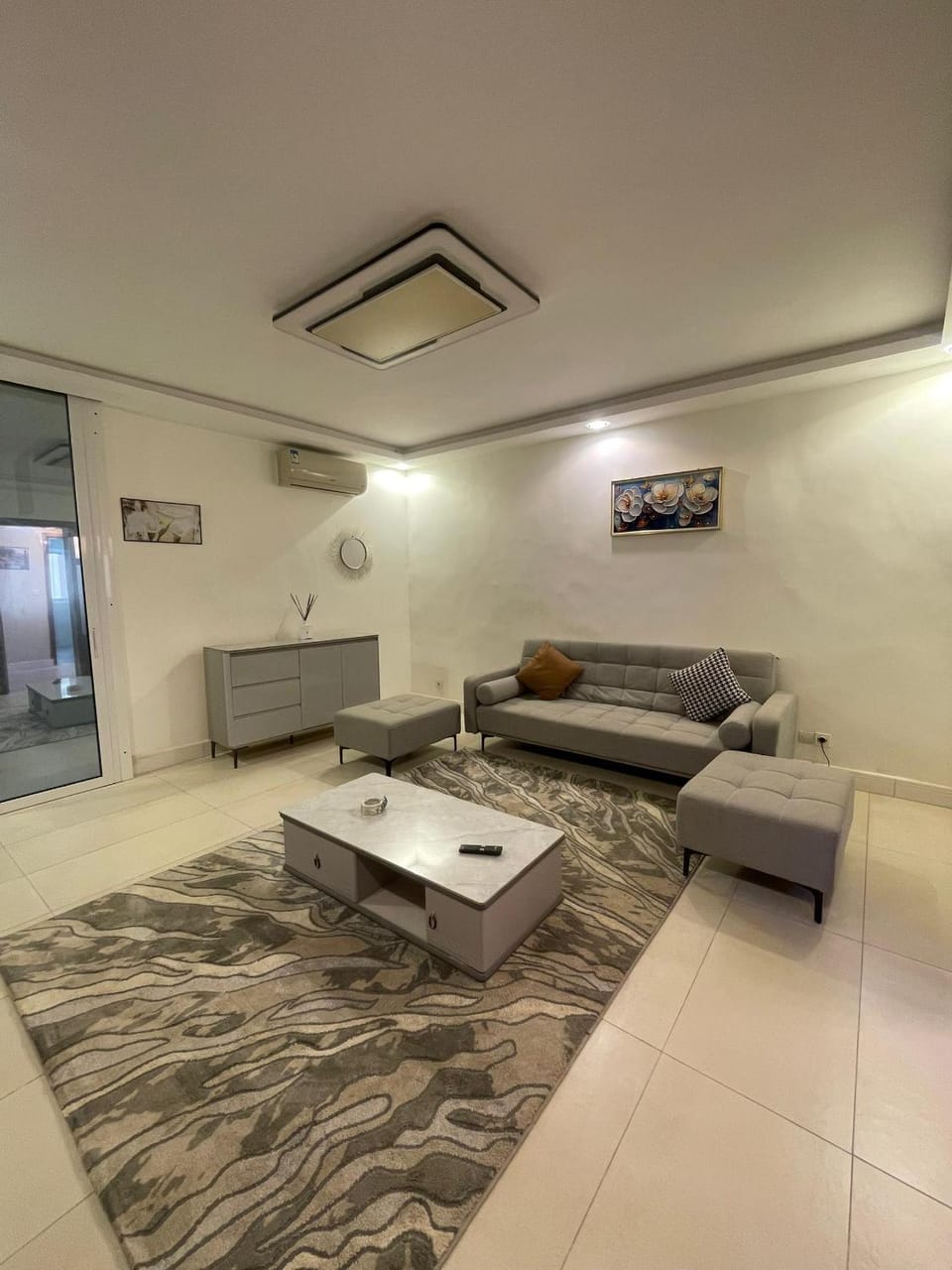 You Royal Apartment in Dakar