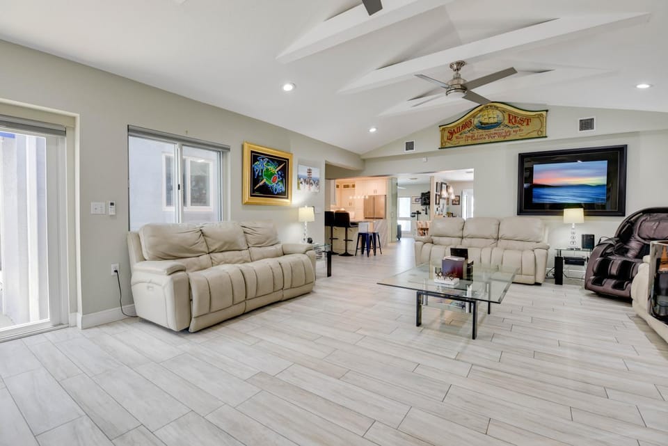 Captains Cove Canalfront with Pool and Boat Lift Vacation rental in Key West
