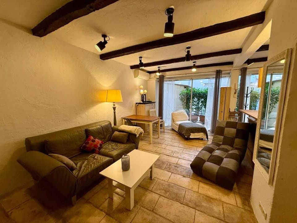 A015 - Maisonnette emplacement ideal Apartment in Cannes