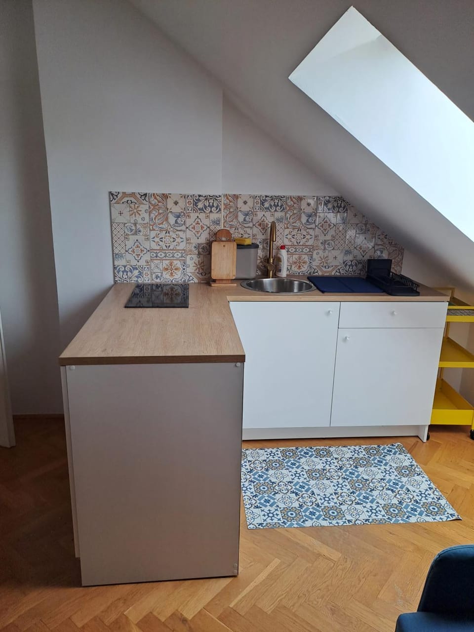 Kitchen or kitchenette, kitchen
