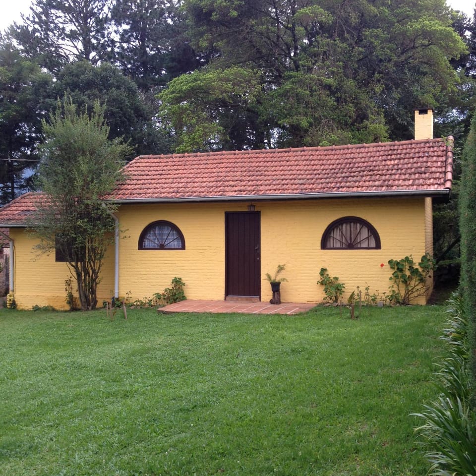 Facade/entrance, Day, Natural landscape, Garden