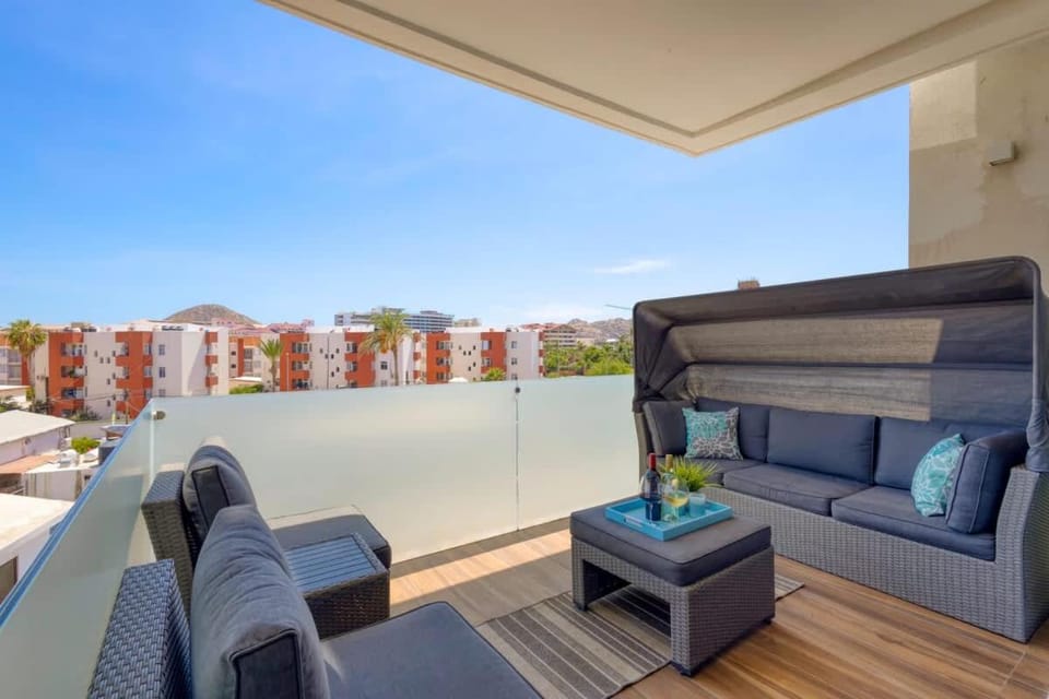 Modern condo near Medano beach Apartment in Cabo San Lucas