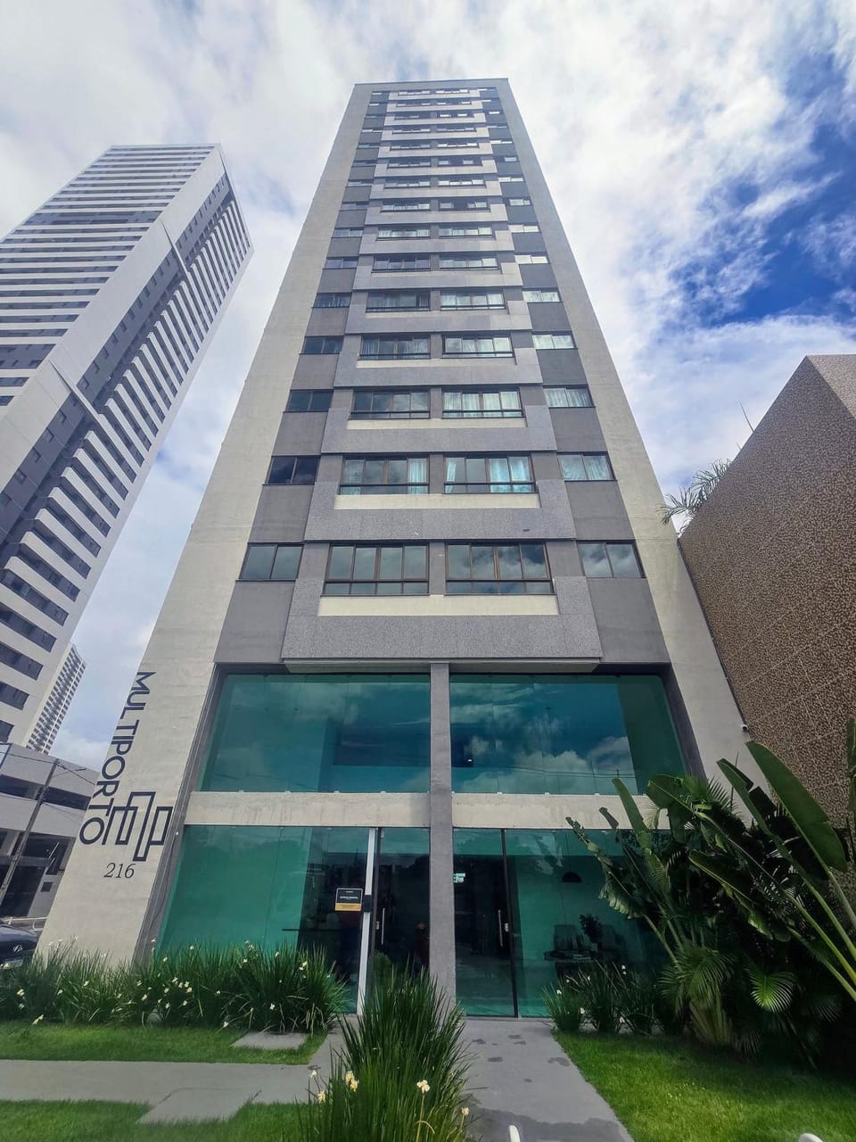 Facade/entrance