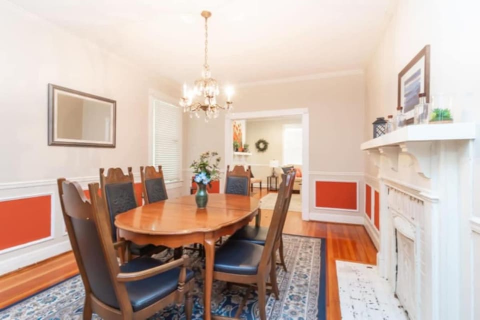 Near Lakebottom Park & Downtown - Parkside Cottage House in Phenix City