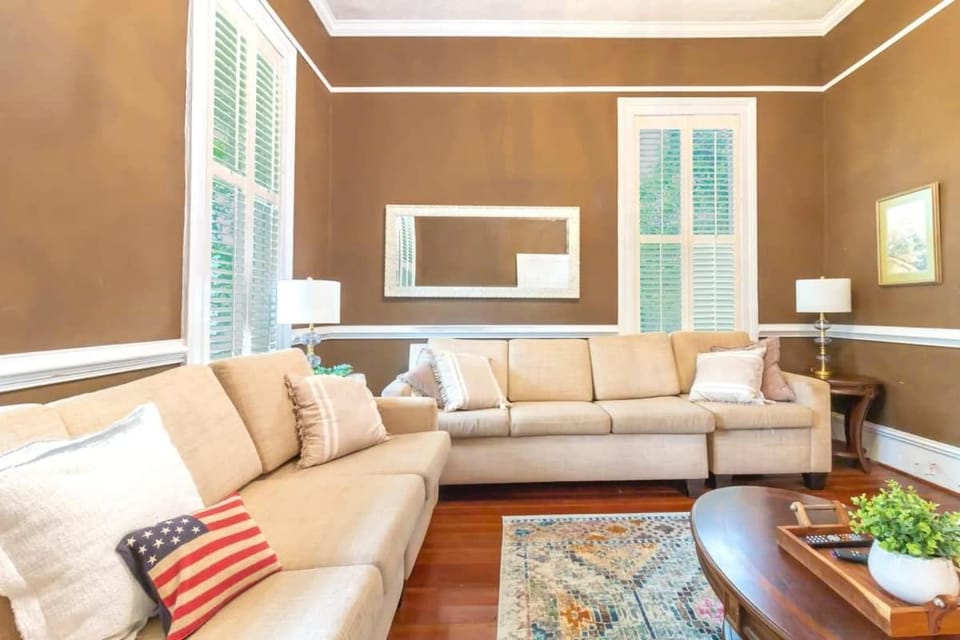 Columbus's Luxurious Mansion Stay at Goldfinch House in Phenix City