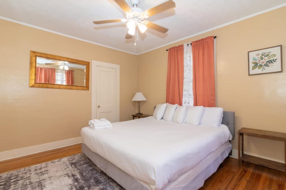 Downtown Mins to Lakebottom Park-Our Midtown Nook House in Columbus