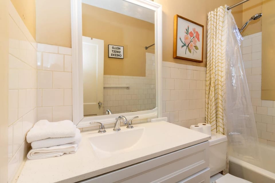 Downtown Mins to Lakebottom Park-Our Midtown Nook House in Columbus
