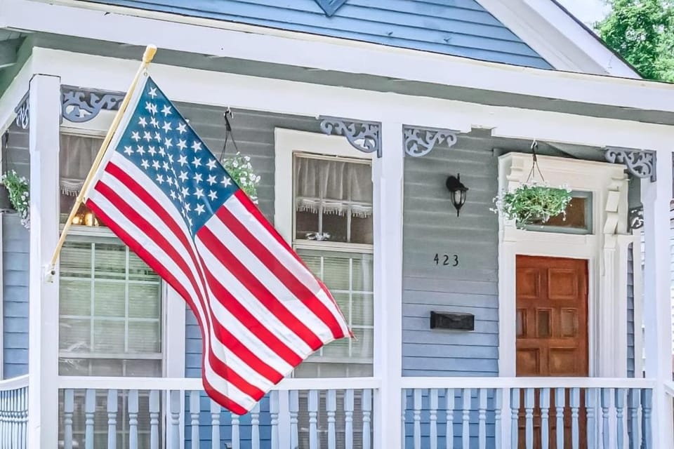 Closest Historic BnB to Ft Moore-Americana Cottage House in Phenix City