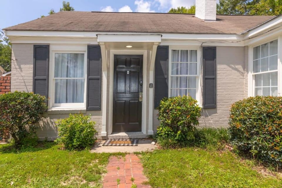 Modern Interior - Delightful Doubles Unit D House in Columbus
