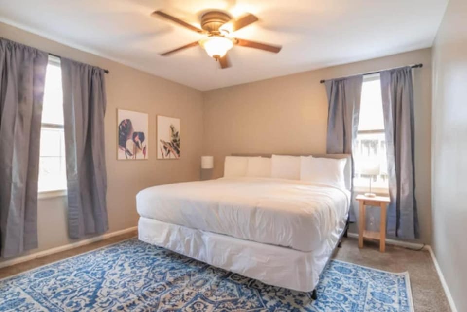 Near Downtown - The Delightful Double - Units A&B House in Columbus