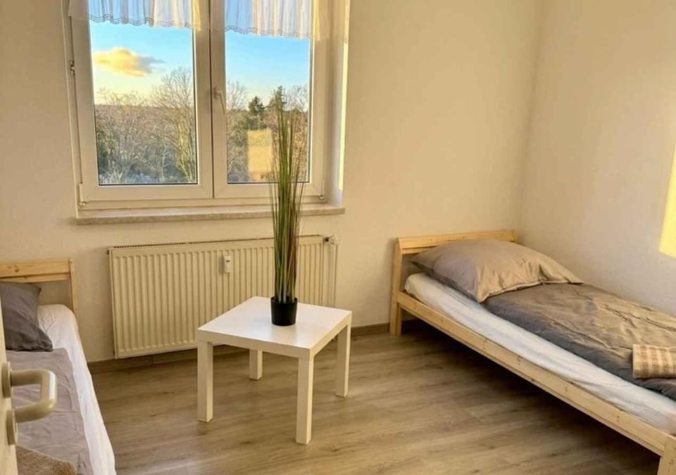 Bed, Photo of the whole room, Bedroom, internet