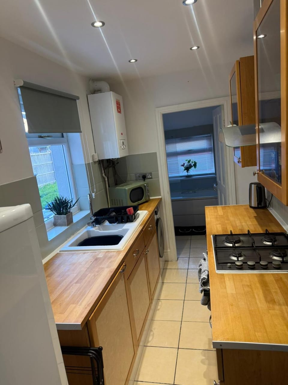 Kitchen or kitchenette, Dining area, oven