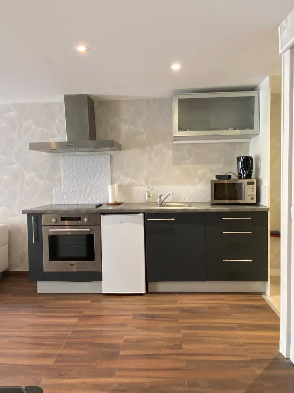 Kitchen or kitchenette, oven, stove, kitchen