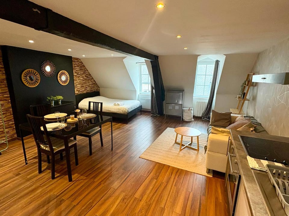 Bed, View (from property/room), Seating area, Dining area
