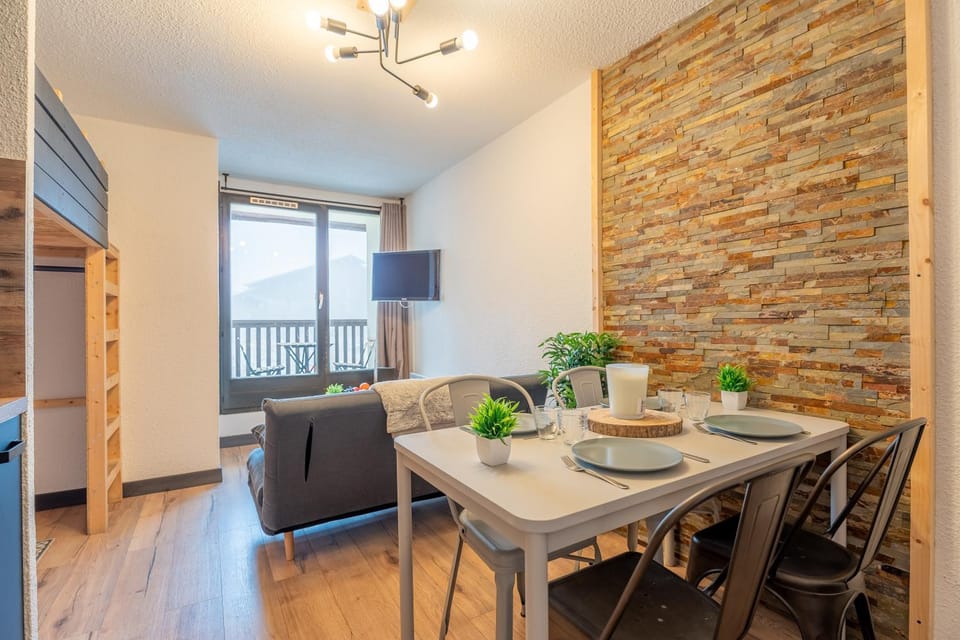 Balcony Ski-In Ski-Out with View apartments in centre of Val Thorens Apartment in Les Allues