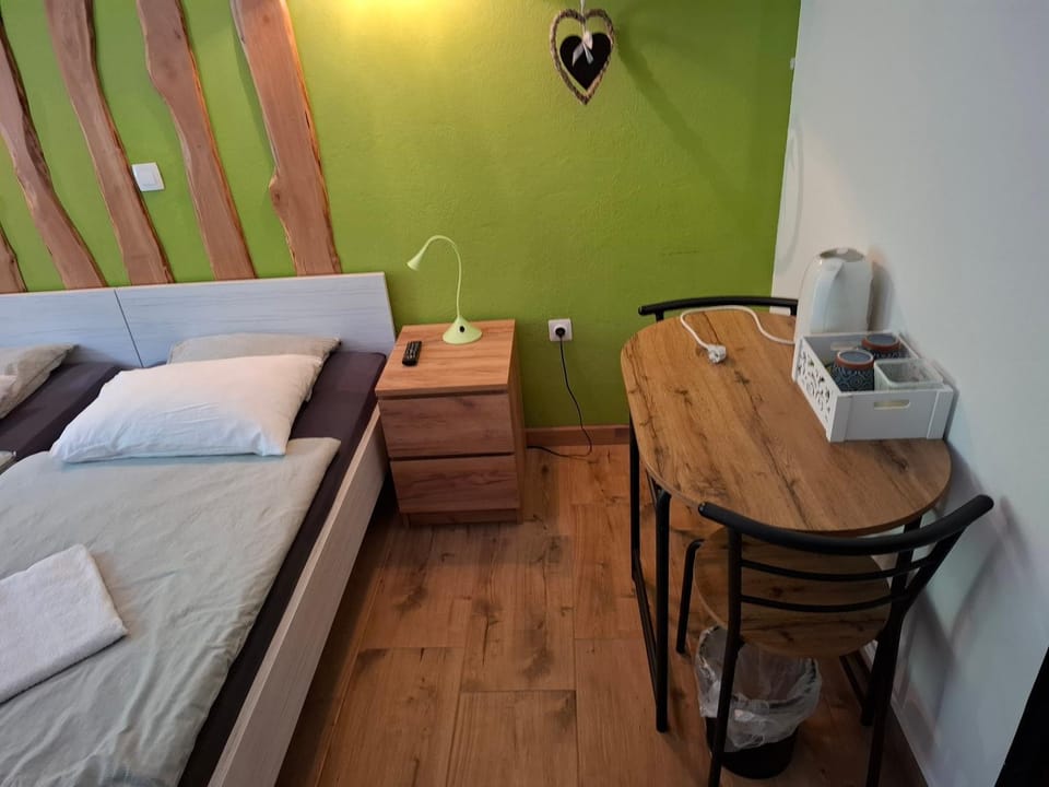 Bed, Coffee/tea facilities