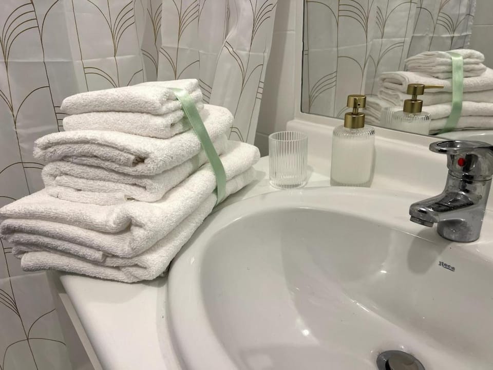 Studio avec Jardin Privé, Piscine, Tennis, Climatisation, calme Apartment in Toulouse