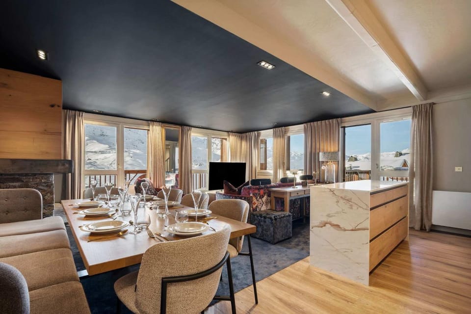 Luxurious Apartment with Ski-In and Out Access in Centre Apartment in Les Allues